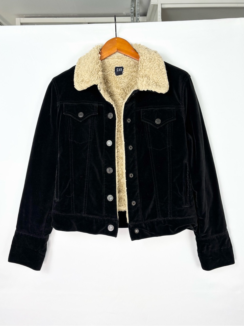 Gap Sherpa Lined Velvet Jacket Size XS Button Up Black Tan Women